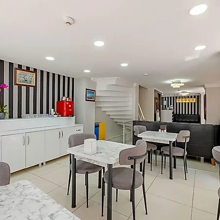 Hotel Jammy 3*